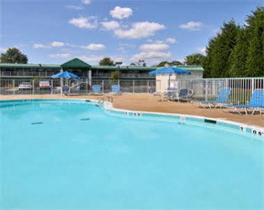 Ramada By Wyndham & Conference Center Hotel Edgewood